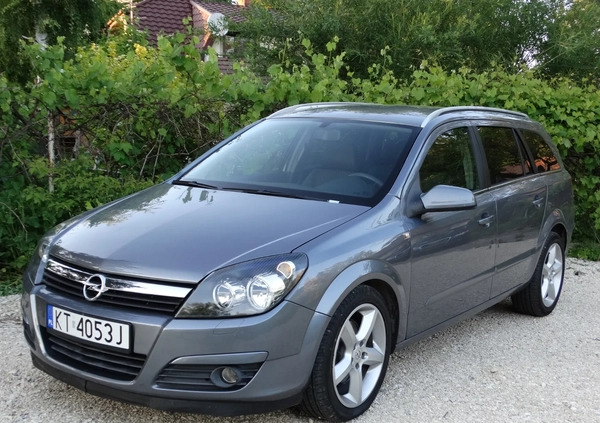 Opel Astra cena 14500 przebieg: 107500, rok produkcji 2005 z Tarnów małe 172